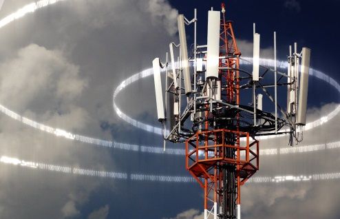 nowoczesna antena na tle nieba